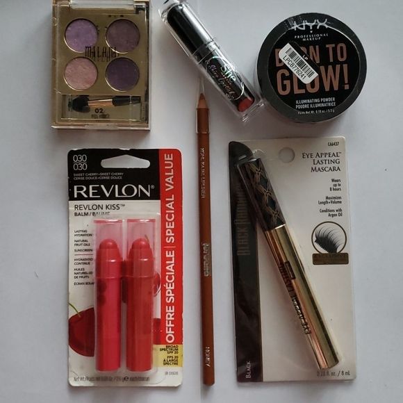 Mixed makeup lot - Picture 1 of 13